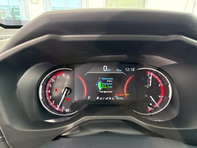 Used 2023  Toyota XLE Premium image 29