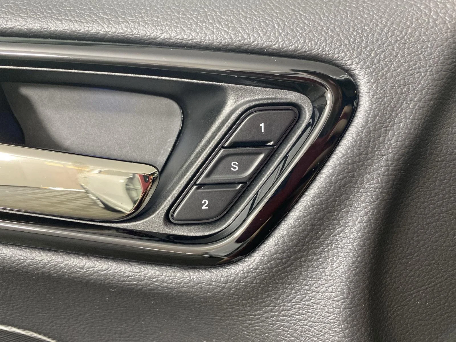 Used 2025 White Knuckle Dodge R/T image 26