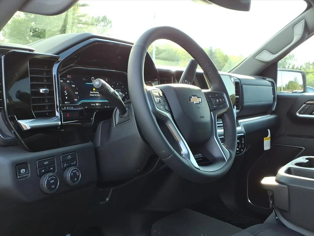 2025 Chevrolet Silverado 1500 LT - Photo 9