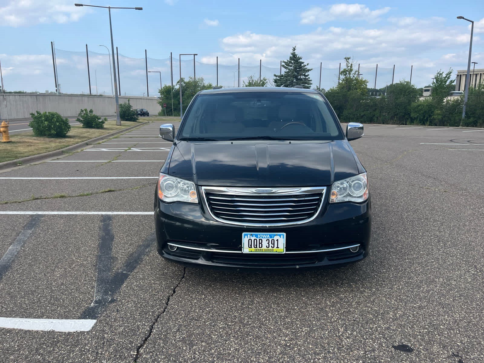 Used 2014 Chrysler Town & Country Limited with VIN 2C4RC1GG4ER466941 for sale in Golden Valley, Minnesota