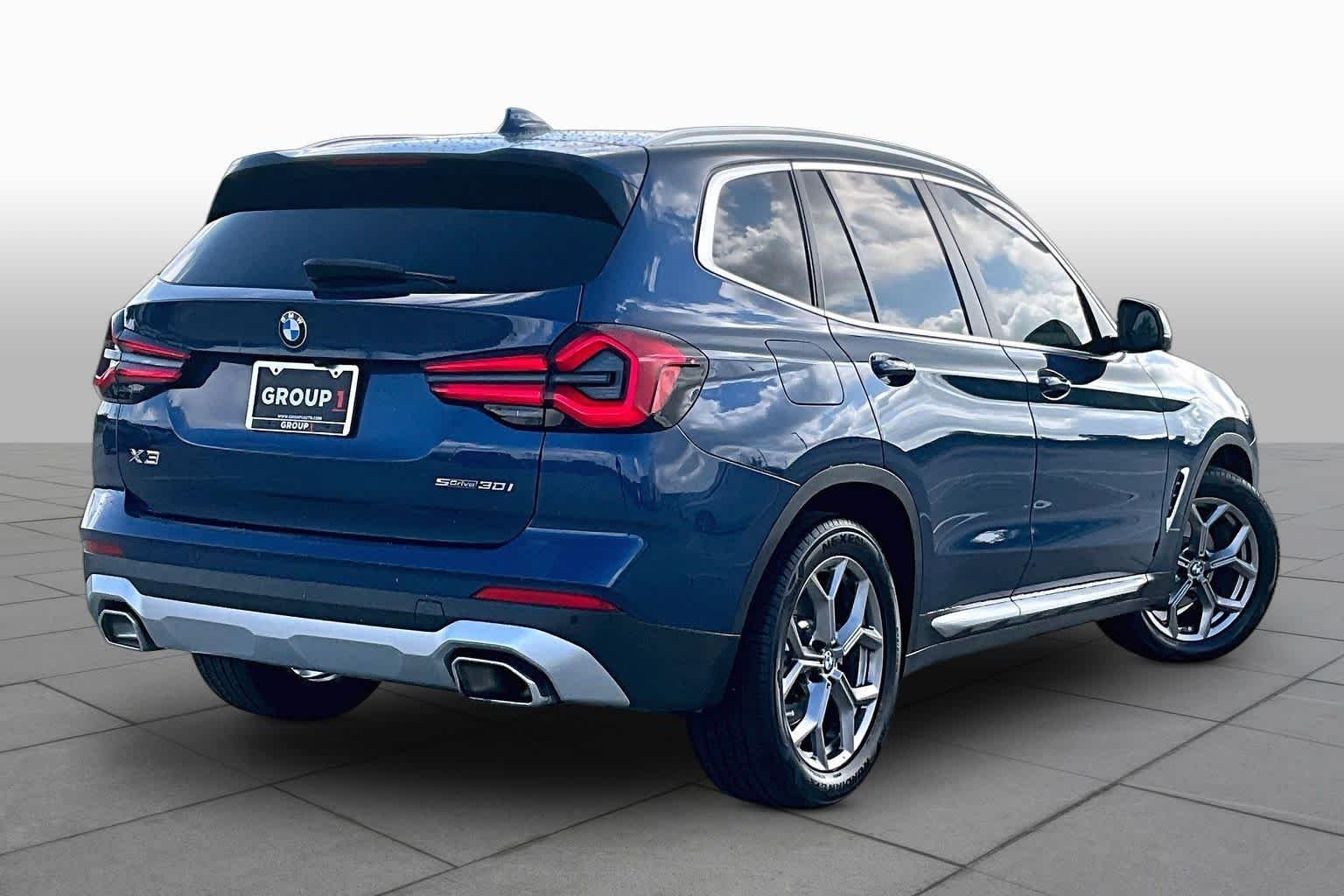 Used 2023 Phytonic Blue Metallic BMW sDrive30i image 12