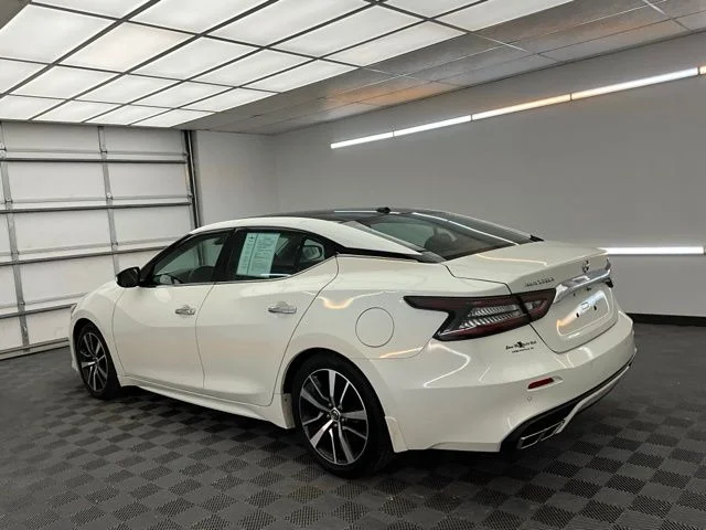 Used 2021 White Nissan 3.5 SL image 21