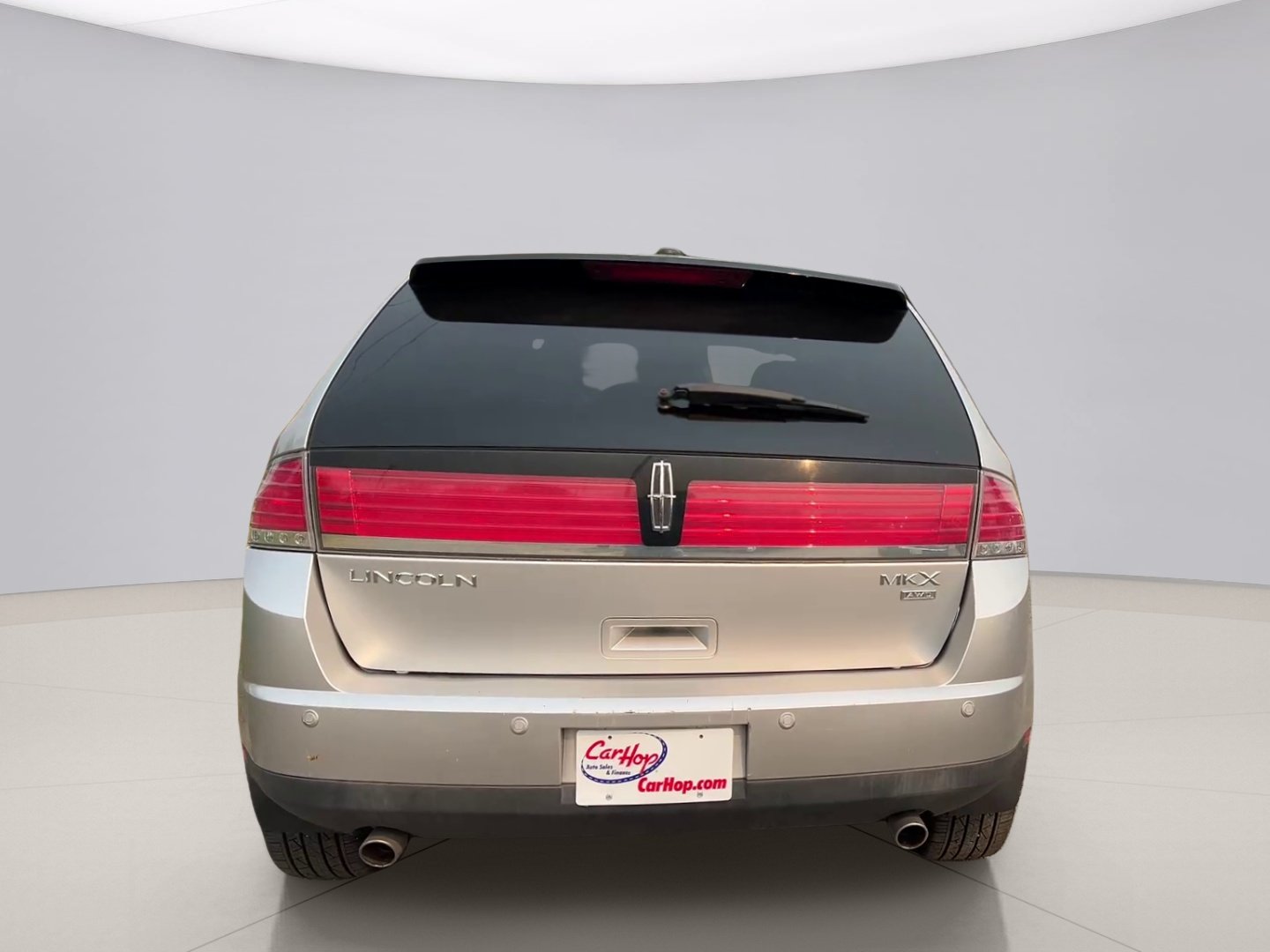 Used 2010 Silver Lincoln AWD image 4