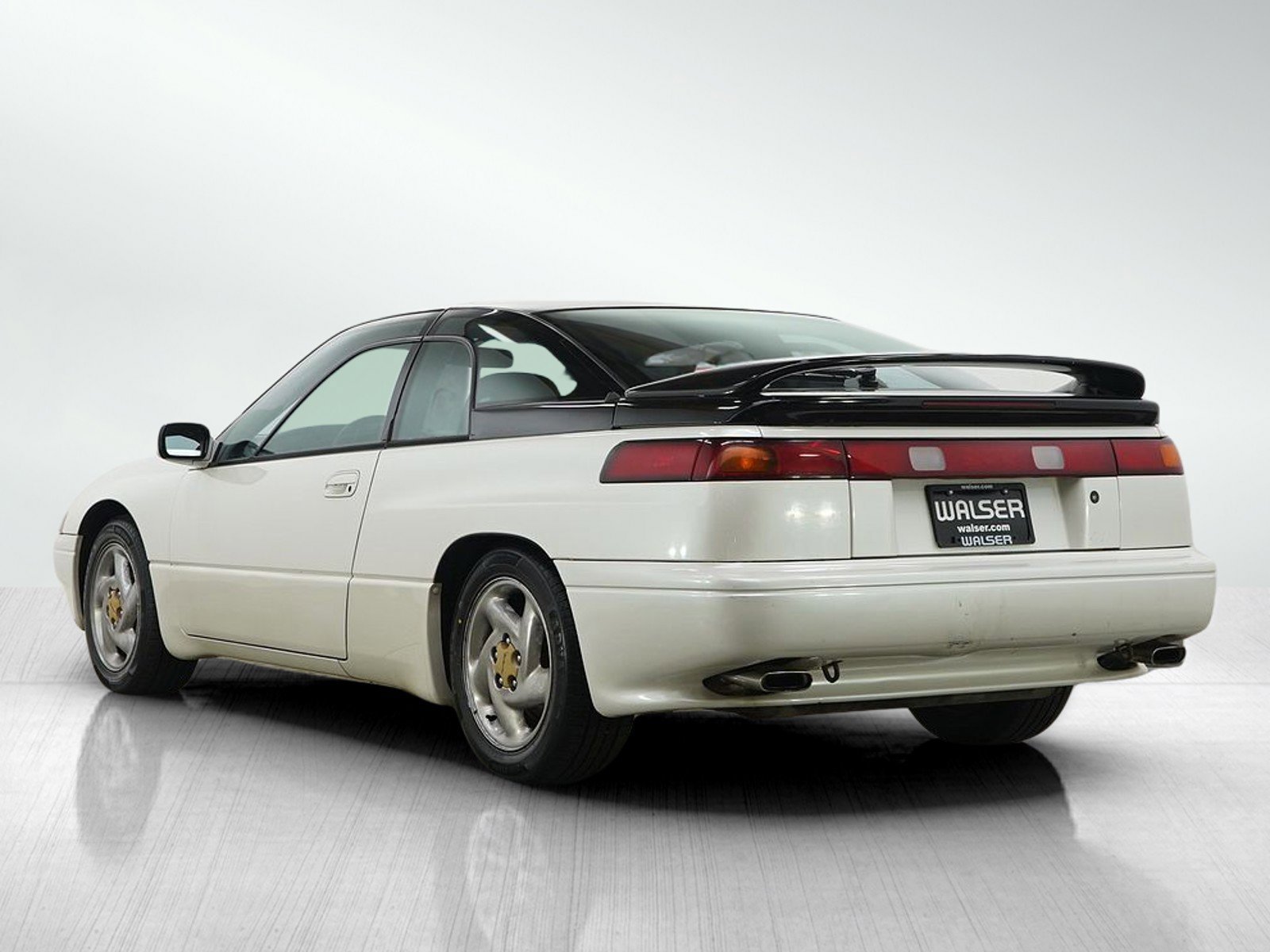 Used 1992 White Subaru  image 3