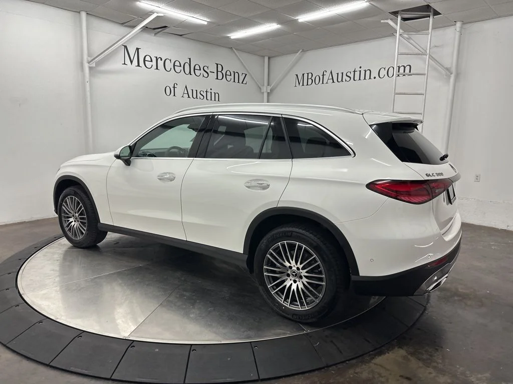 Used 2026 White Mercedes-Benz GLC 300 image 5