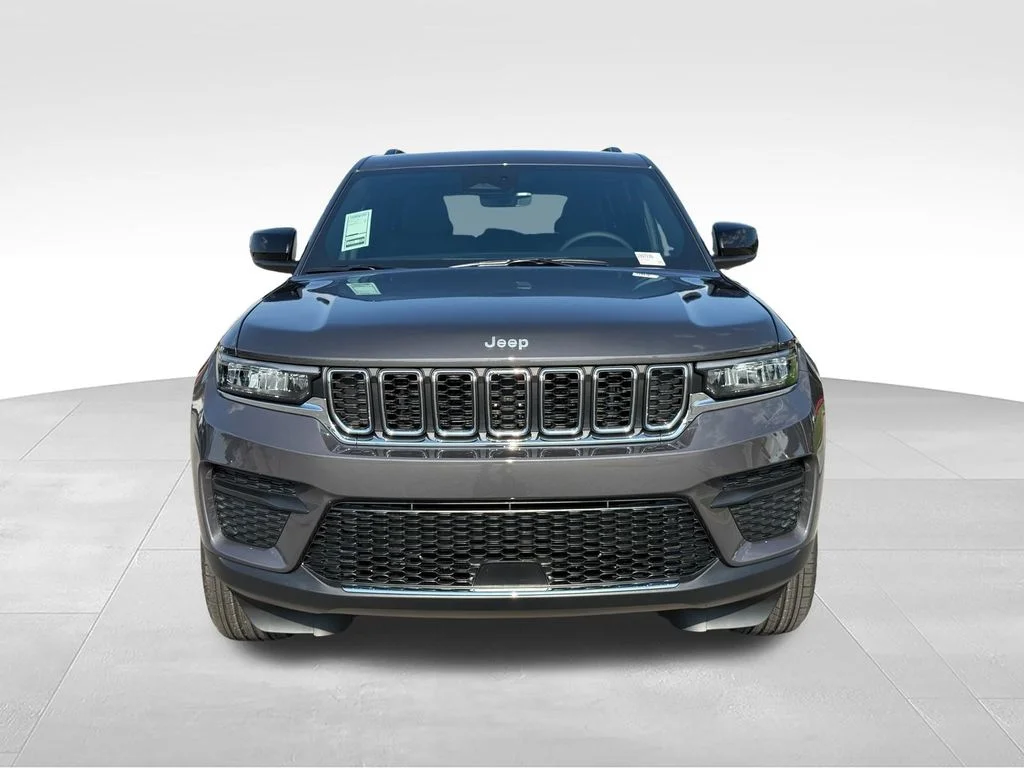 New 2026 Baltic Gray Metallic Clear-Coat Exterior Paint Jeep Laredo image 26