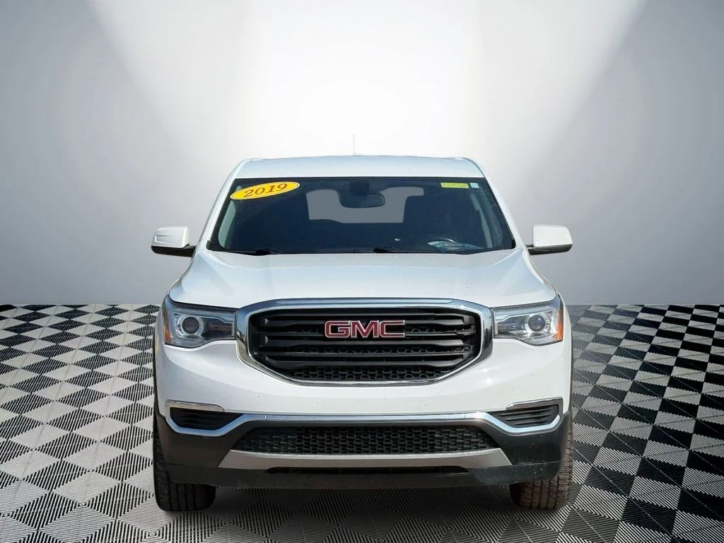 Used 2019 GMC Acadia SLE-1 with VIN 1GKKNRLA5KZ275921 for sale in Pinckney, MI