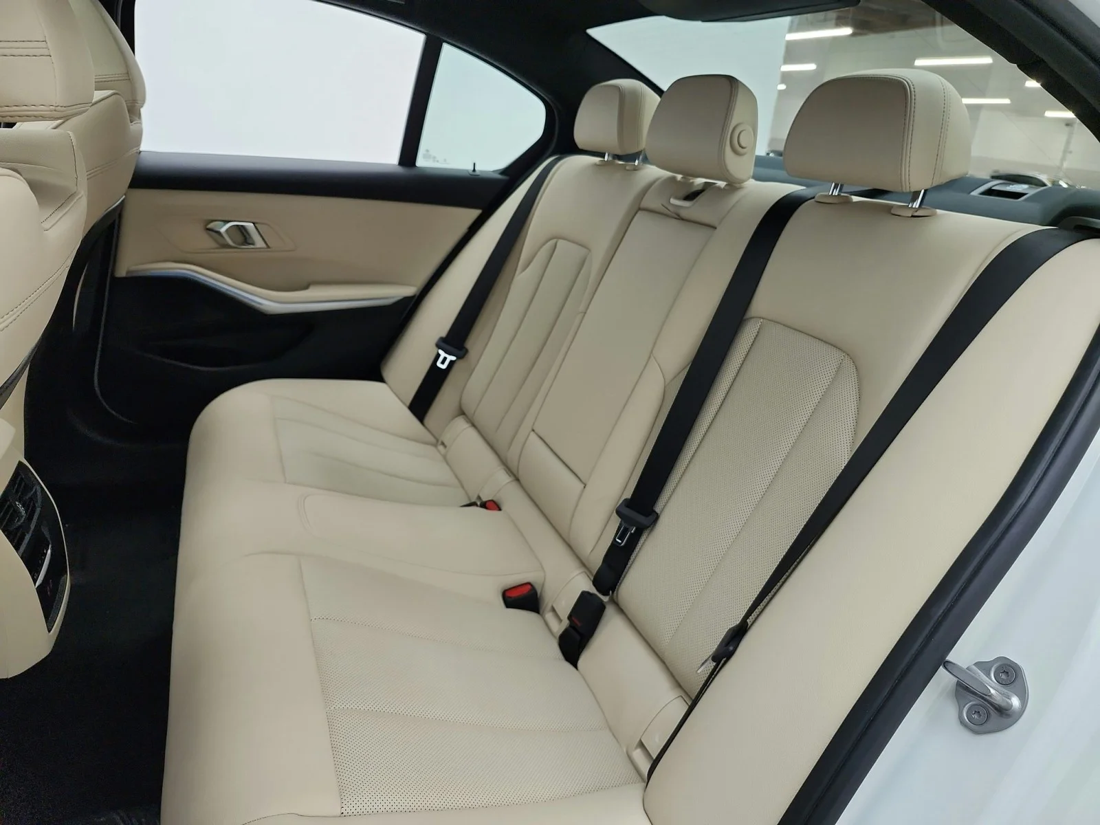Used 2024 Alpine White BMW 330e Plug-In Hybrid image 13