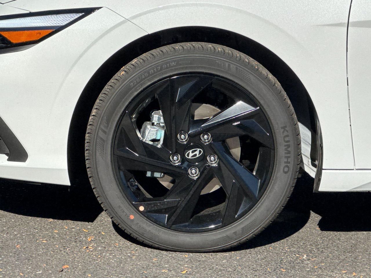 New 2026 White Hyundai SEL Sport Plus image 23