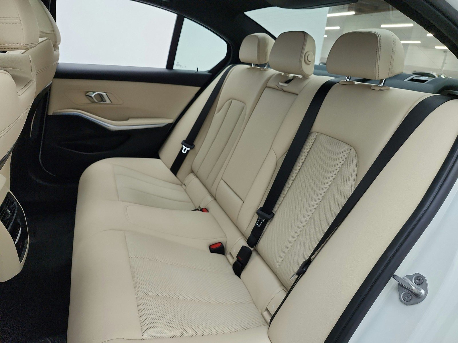 Used 2024 Alpine White BMW 330e Plug-In Hybrid image 13