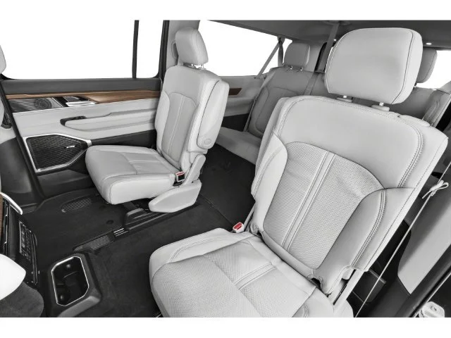 Used 2023 Baltic Gray Met Jeep 4DR 4WD image 8
