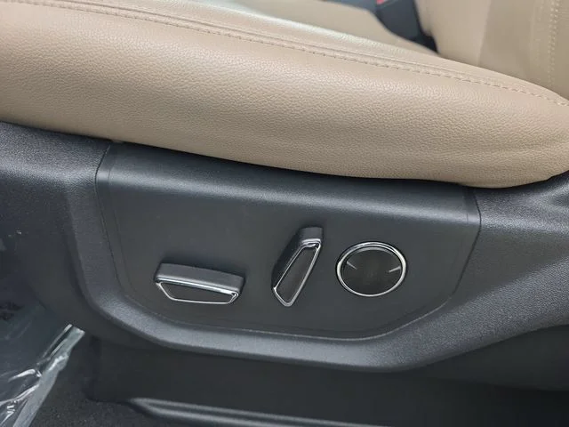Used 2024 Black Ford Limited image 31