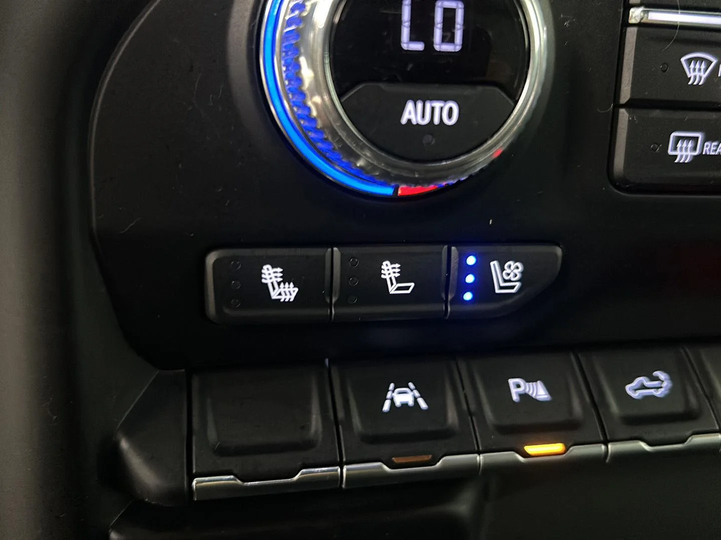 Used 2022 Onyx Black GMC Denali image 30