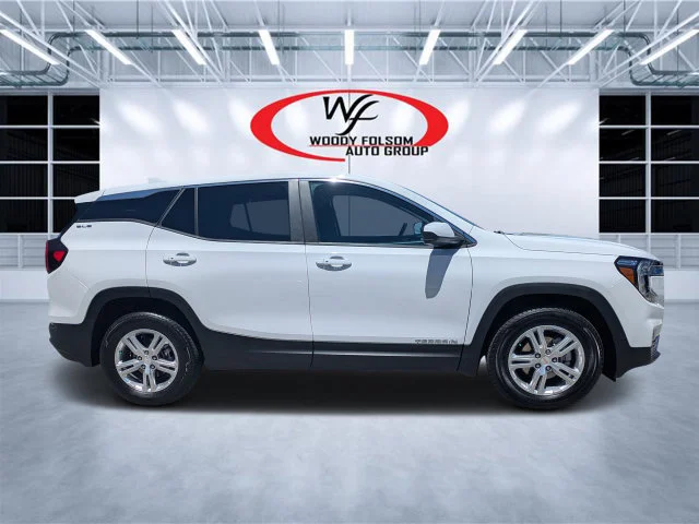 Used 2024 White GMC SLE image 3