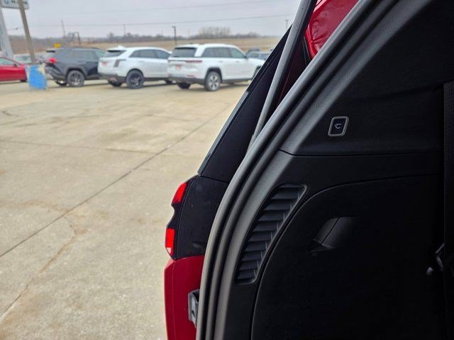 New 2026 Red Hot Pearl-Coat Exterior Paint Chrysler Select image 11