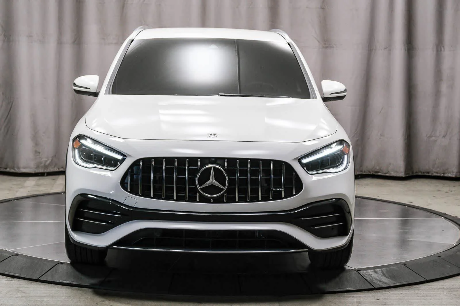 Imagen 6: Mercedes-Benz AMG® GLA 35 de 2023 de segunda mano certificado, color Blanco Polar