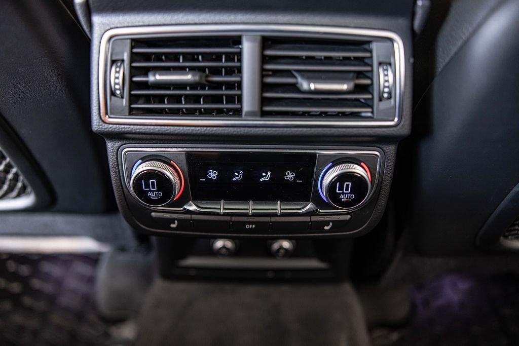 Used 2018  Audi 3.0T Prestige image 39