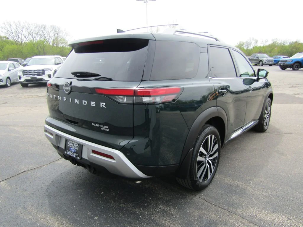 Used 2025 Obsidian Green Pearl Nissan Platinum image 6