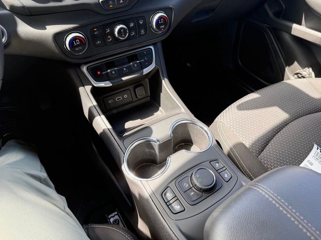 Used 2024 White GMC SLE image 11