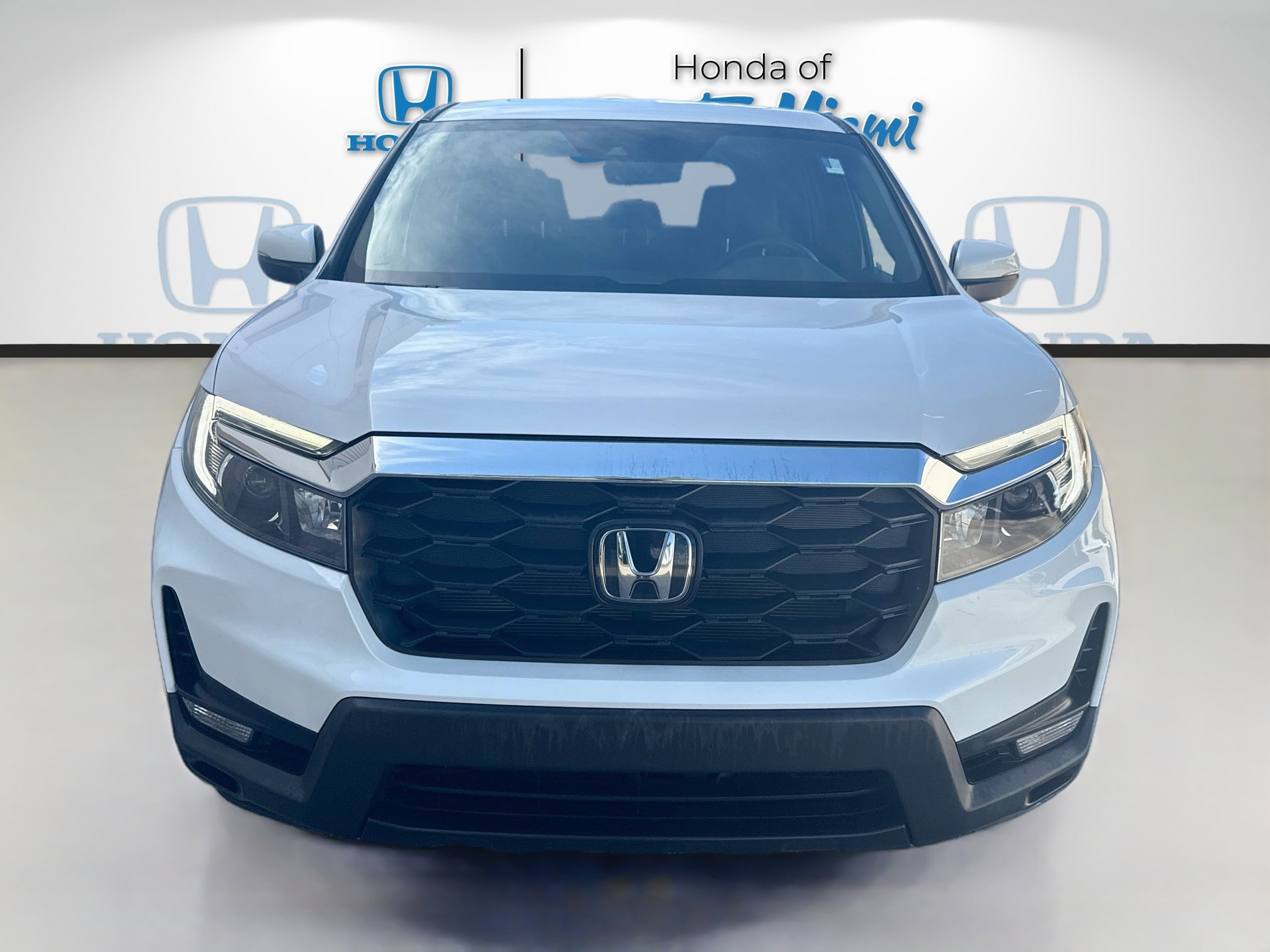 Used 2023 White Honda EX-L image 2