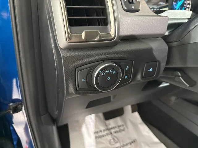 Used 2020 Blue Ford XLT image 19