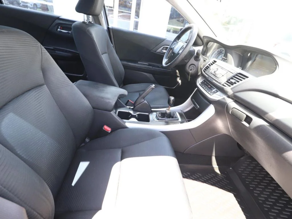 Used 2014  Honda LX image 9
