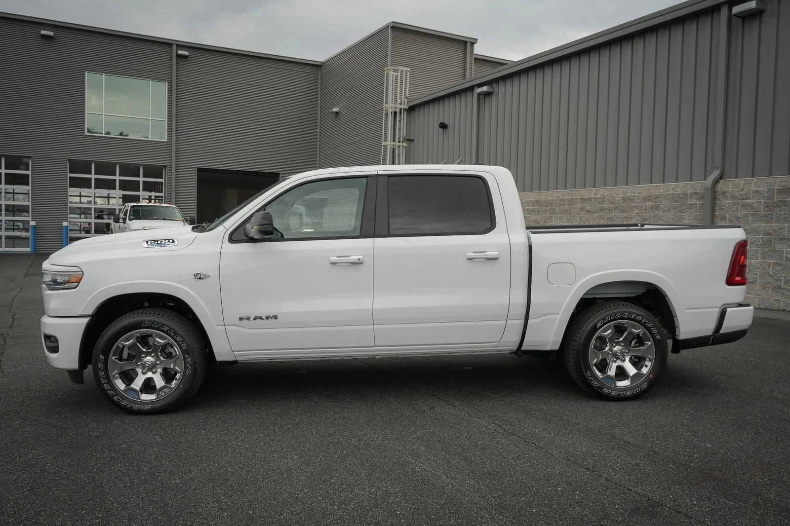 New 2026 Bright White Clear-Coat Exterior Paint RAM Big Horn/Lone Star image 5