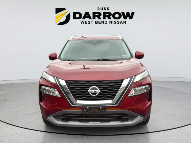 Used 2021 Red Nissan SV image 8