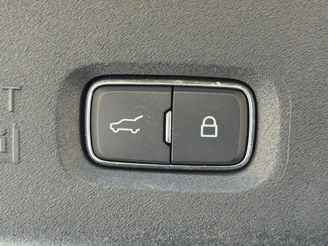 Used 2025 White Ford Platinum MAX image 19