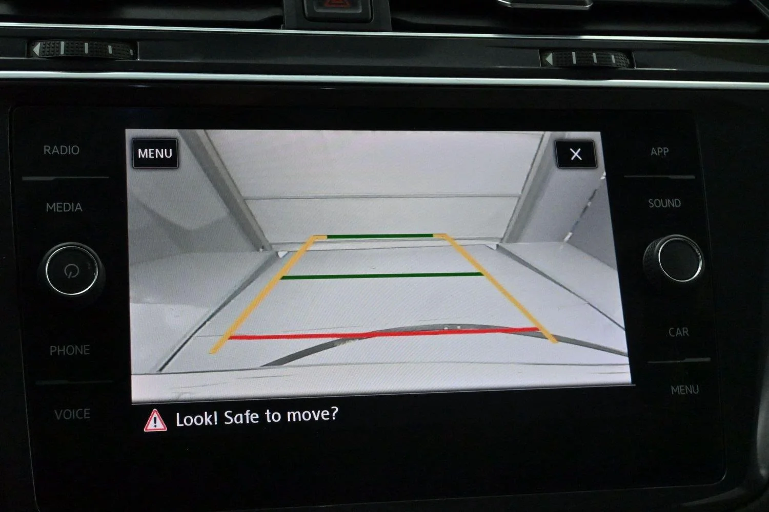 Used 2020 Deep Black Pearl Volkswagen SE image 26