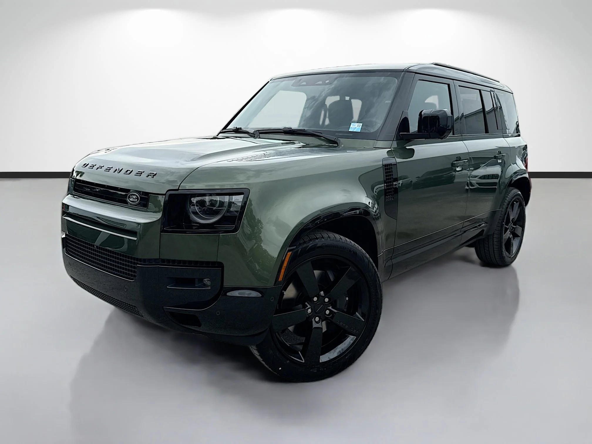 2026 Land Rover Defender 110 X-Dynamic SE P400's photo