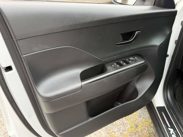 2024 Hyundai Kona SE - Photo 15
