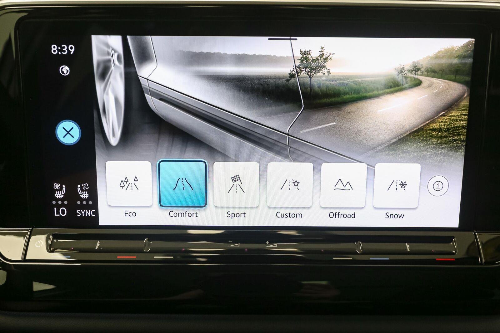 Used 2025 WH Volkswagen 2.0T SEL image 34