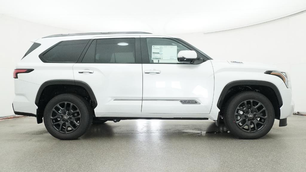New 2026 Wind Chill Pearl Toyota Platinum image 31