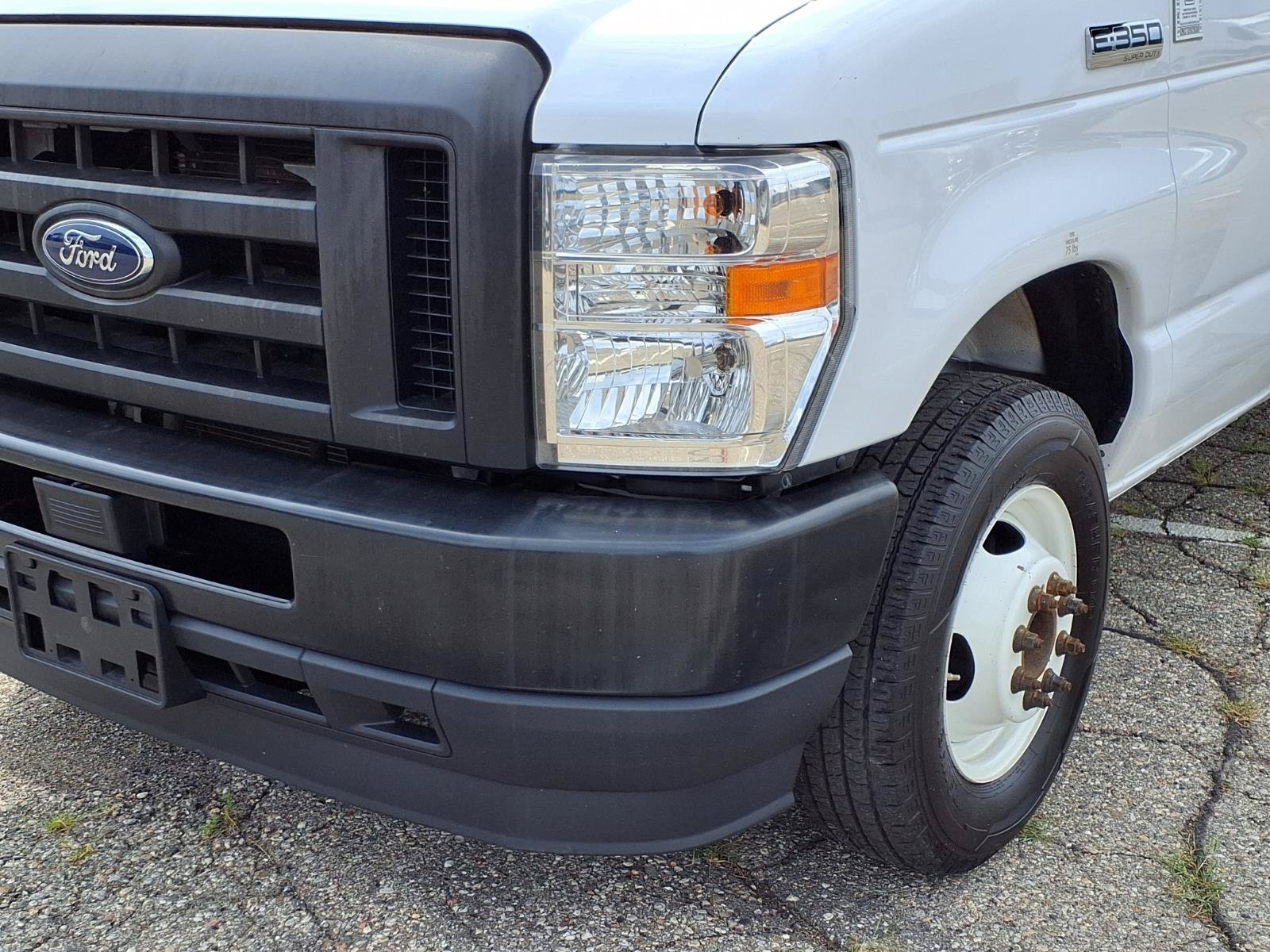 Certified Used 2022 Oxford White Ford Base image 28