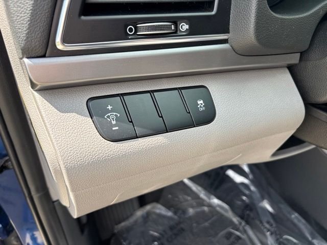 Used 2017 Lakeside Blue Hyundai SE image 15