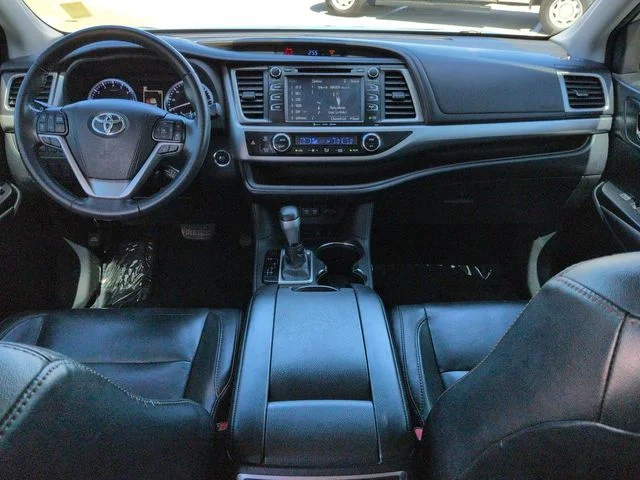 Certified Used 2018 2018 TOYOTA HIGHLANDER XLE Toyota XLE image 15