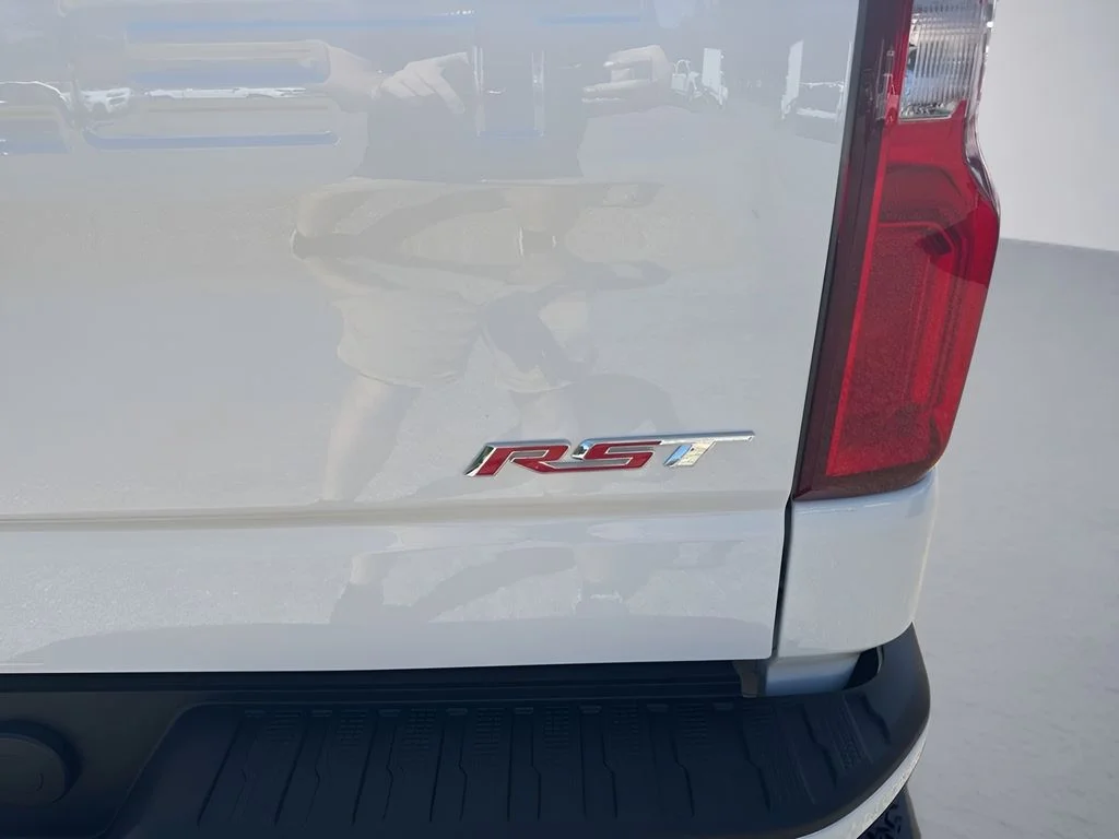 New 2026 White Chevrolet RST image 37