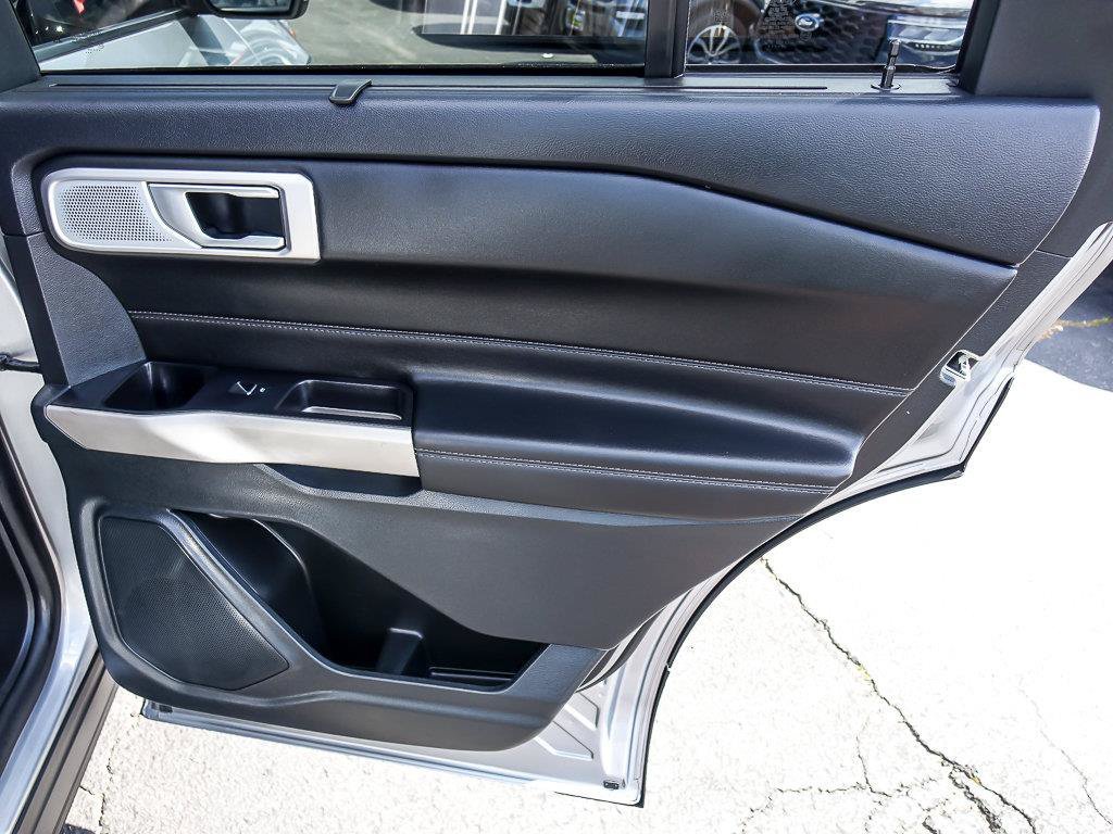 Used 2023 Silver Metallic Ford Limited image 27
