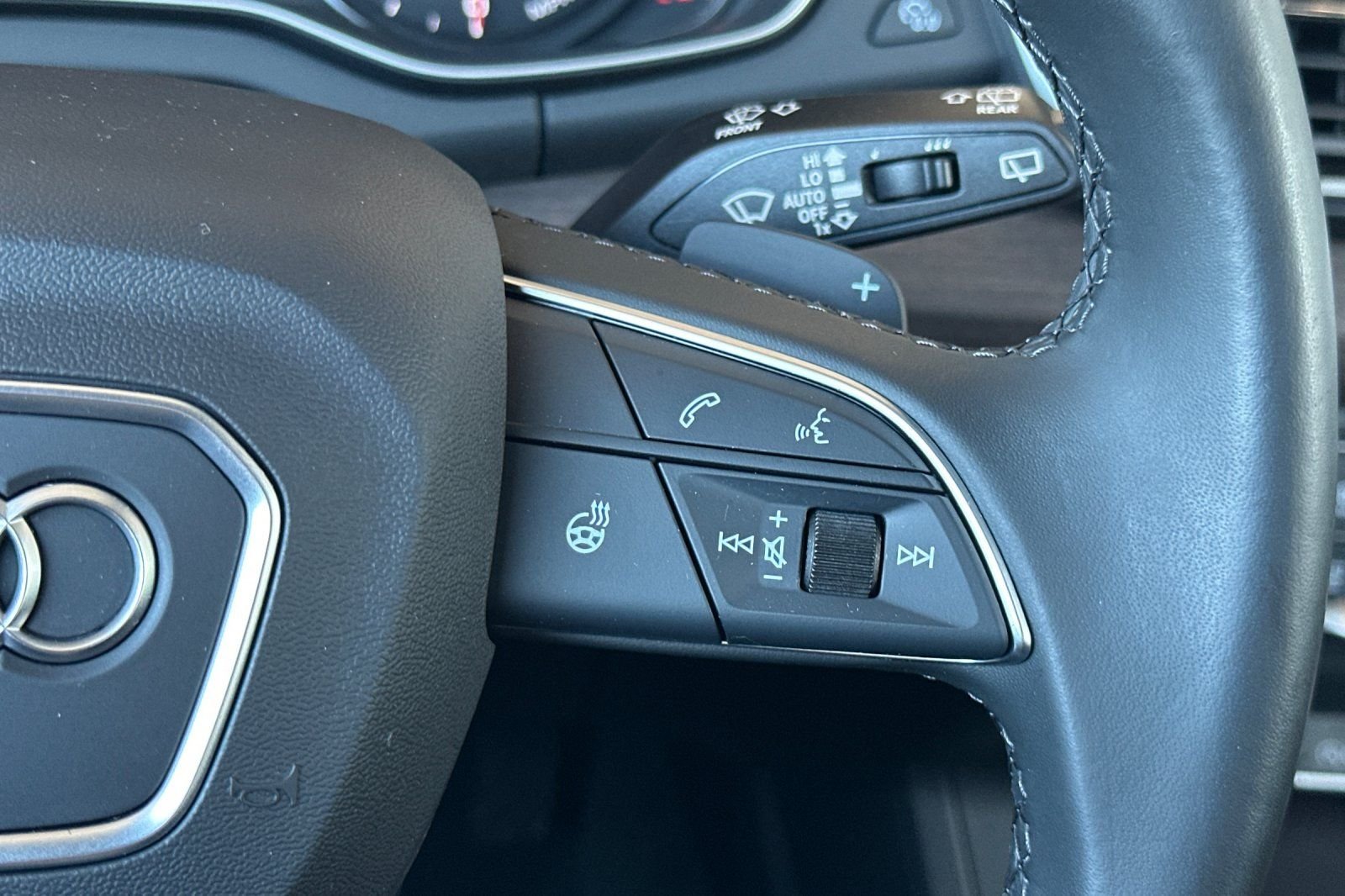 Used 2025  Audi 45 S line Premium image 27