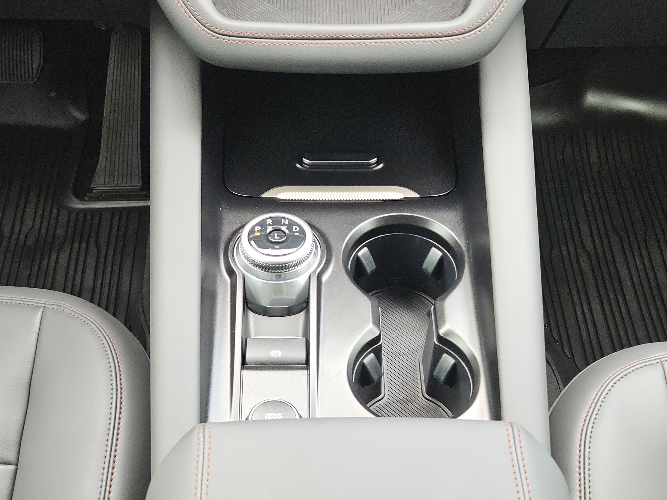 2025 Ford Explorer Active - Photo 20
