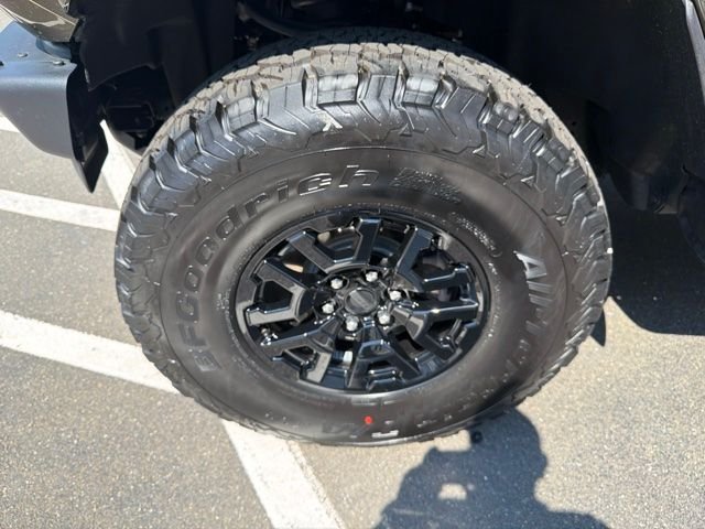 Used 2024 Green Ford Raptor image 32