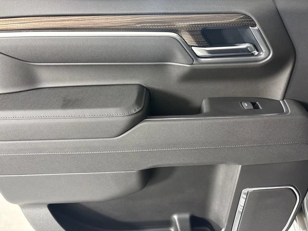 New 2026 Sterling Gray Metallic Chevrolet RST image 39