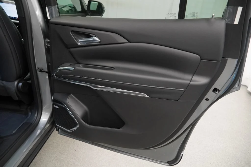 New 2027 Sterling Gray Metallic Chevrolet LT image 28