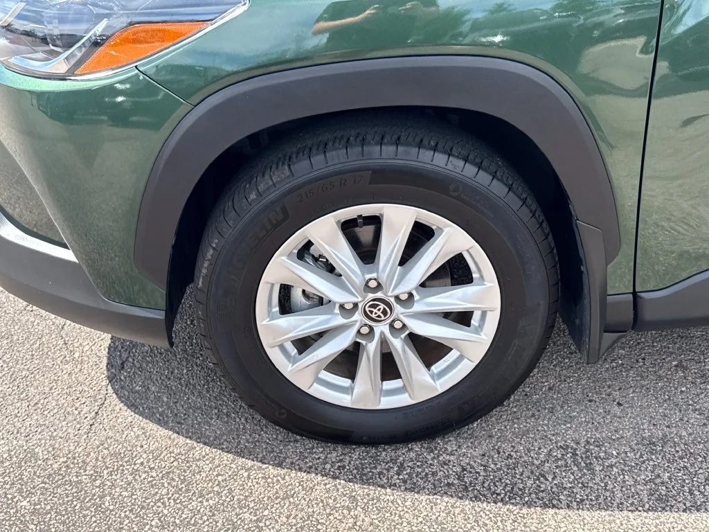 Used 2023  Toyota LE image 36