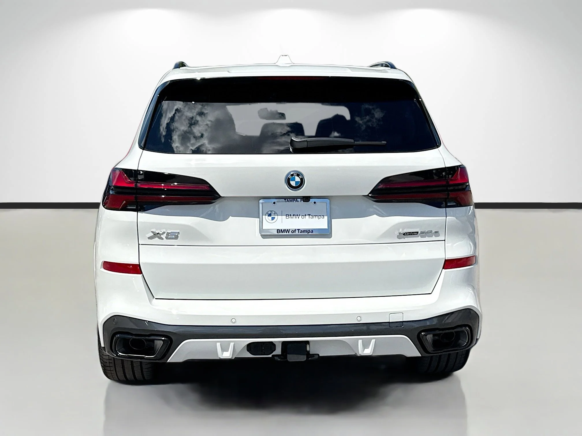 New 2026 Alpine White BMW xDrive50e image 4