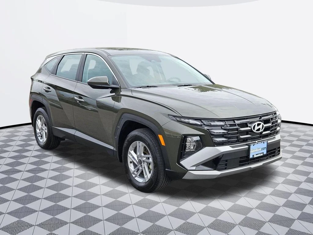 Used 2025 Rockwood Green Hyundai SE image 8