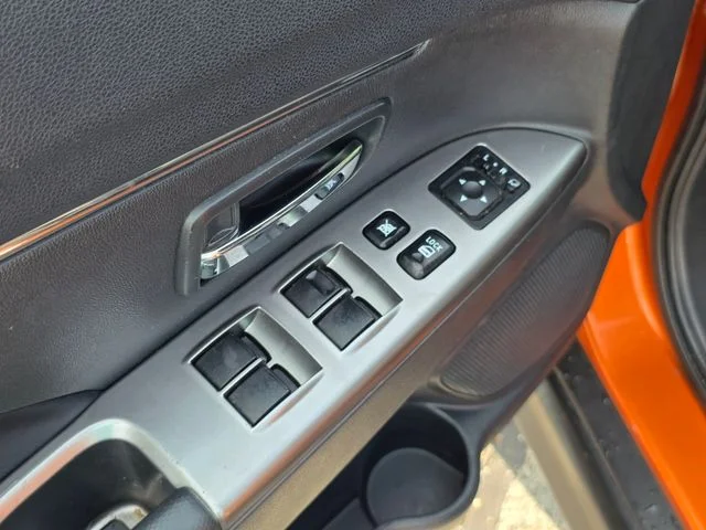 Used 2023 Orange Mitsubishi 2.0 SE image 22