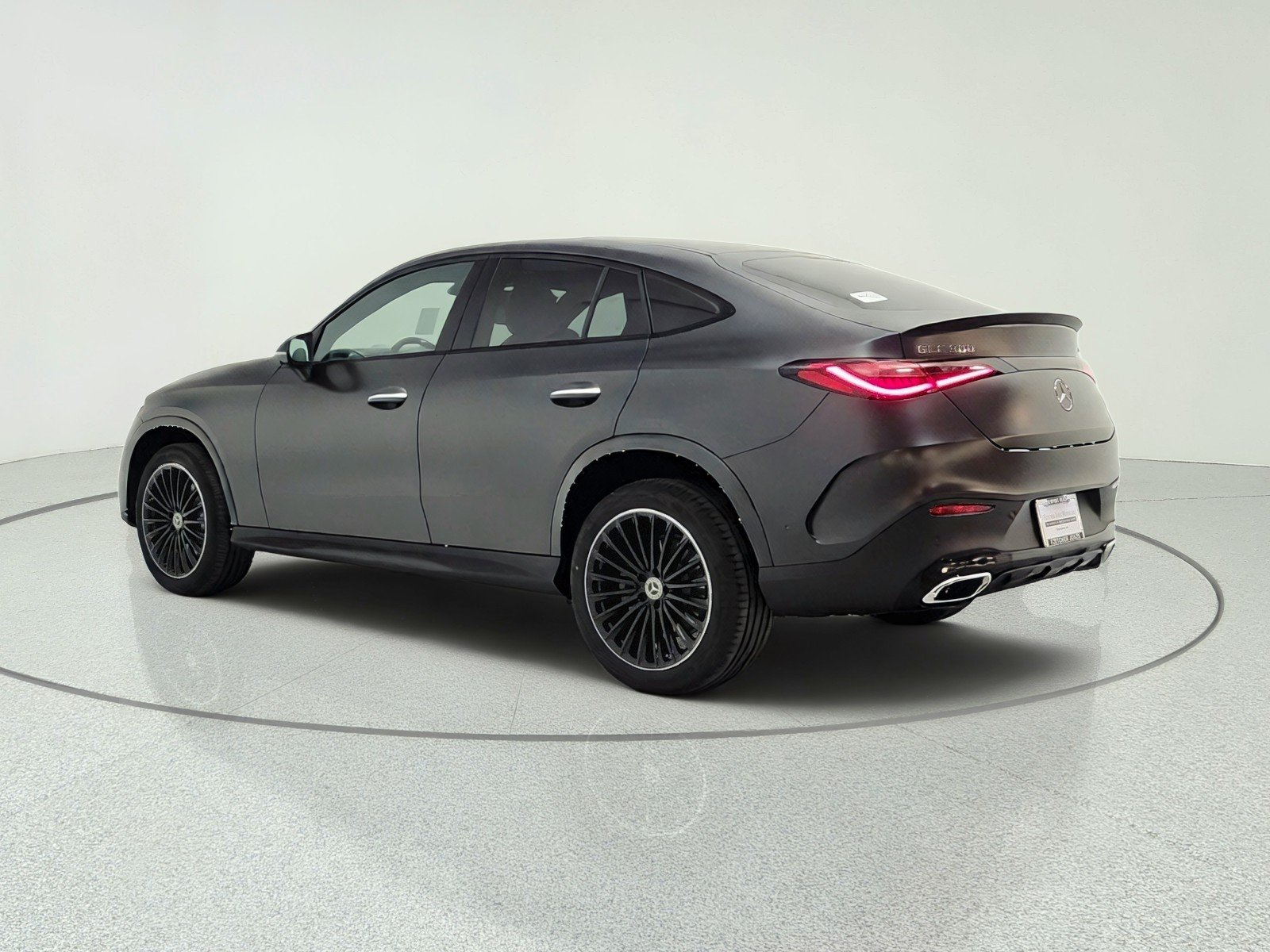 New 2026 MANUFAKTUR exclusive graphite grey magno Mercedes-Benz GLC 300 4MATIC® Coupe image 7