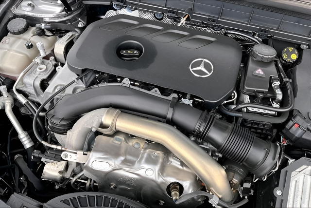 Used 2025 Gray Mercedes-Benz GLB 250 image 17